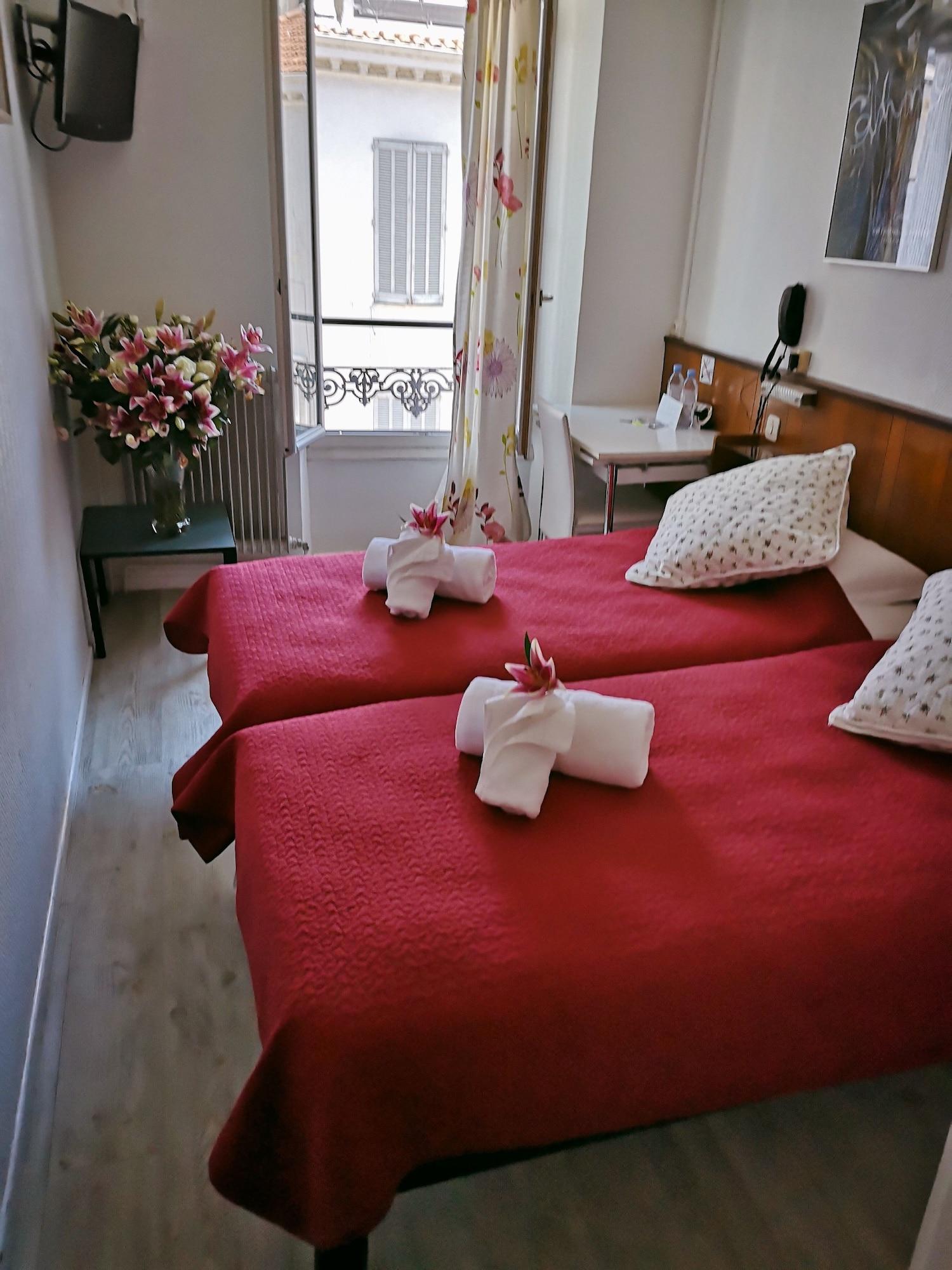 Azurene Royal Hotel Cannes Bagian luar foto