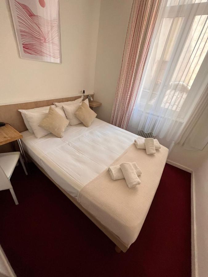 Azurene Royal Hotel Cannes Bagian luar foto