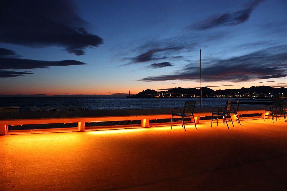 Azurene Royal Hotel Cannes Bagian luar foto