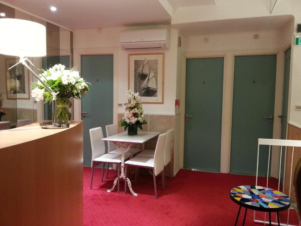Azurene Royal Hotel Cannes Bagian luar foto