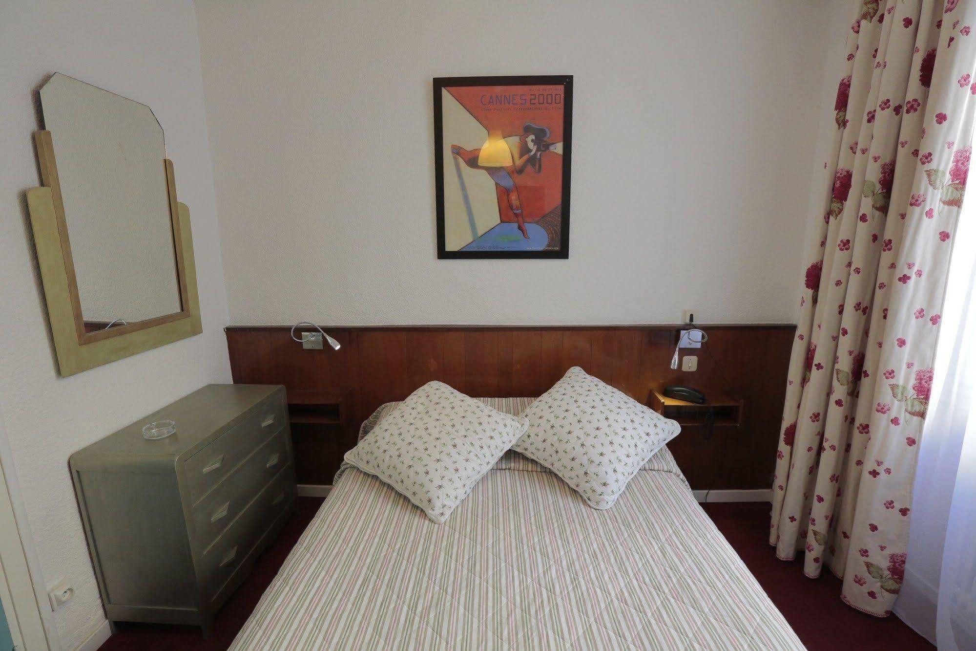 Azurene Royal Hotel Cannes Bagian luar foto